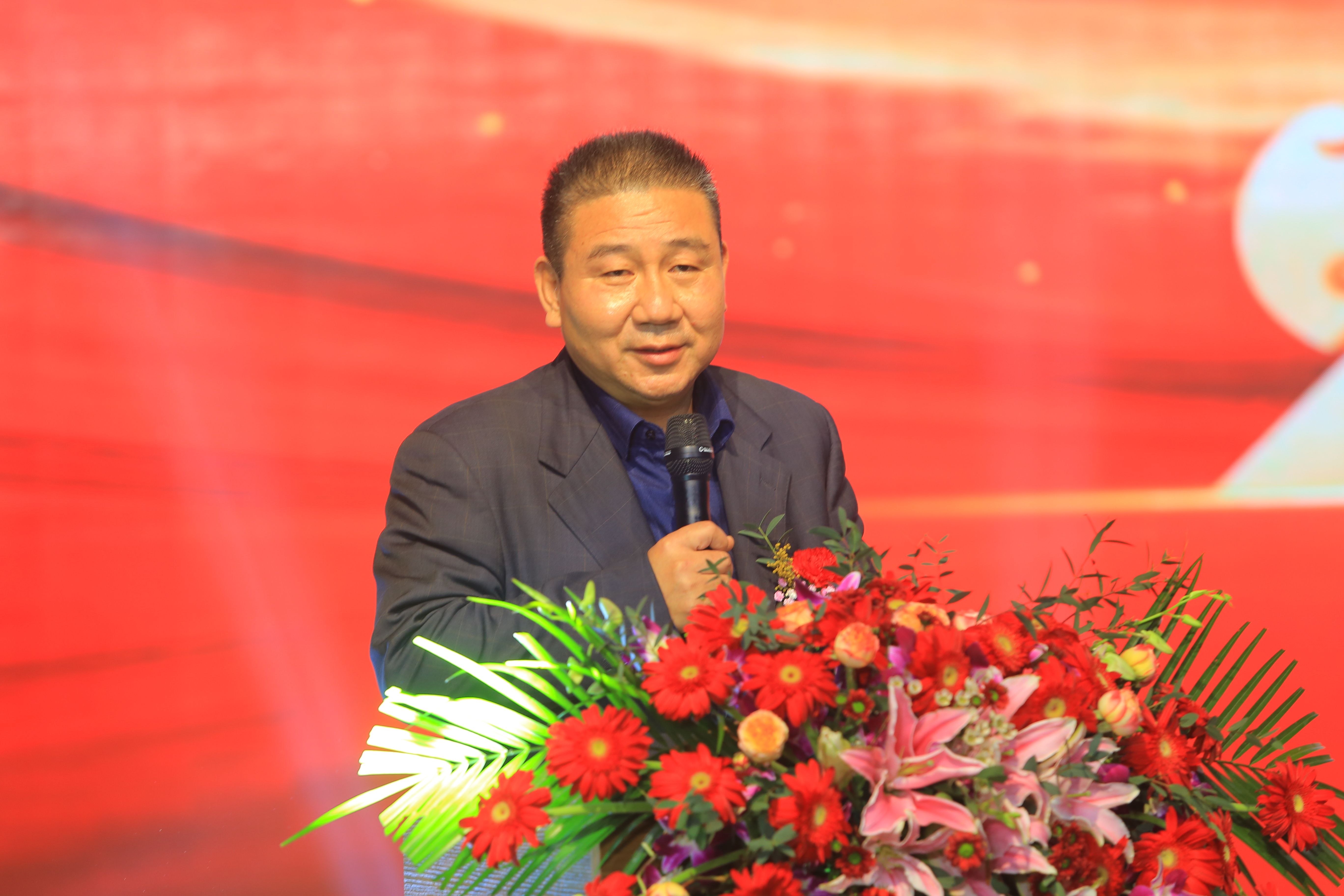 公司董事长吴学民.JPG